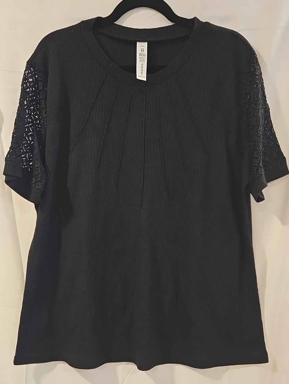 B. Active Black Ribbed Knit Top with Lace Sleeve Details XXL